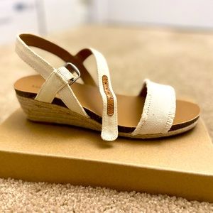 Lucky Brand Girl’s jardeline Macaroon Wedge Sandals